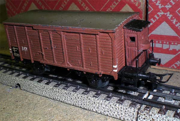 316 Gesloten goederen wagen met Remhuis ( object 00015 )